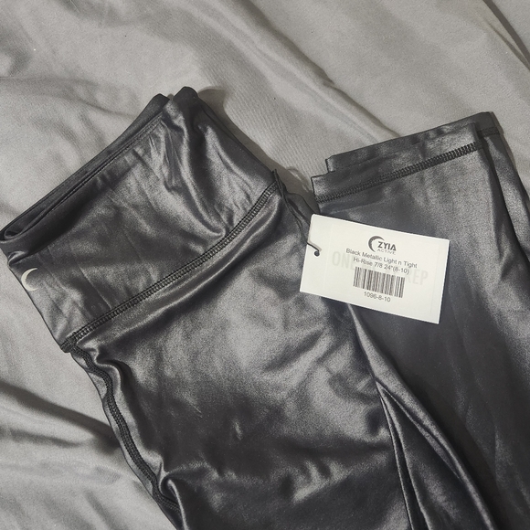 black metallic light n tight ZYIA leggings size 8-10 fits size 6-10 - Picture 3 of 5